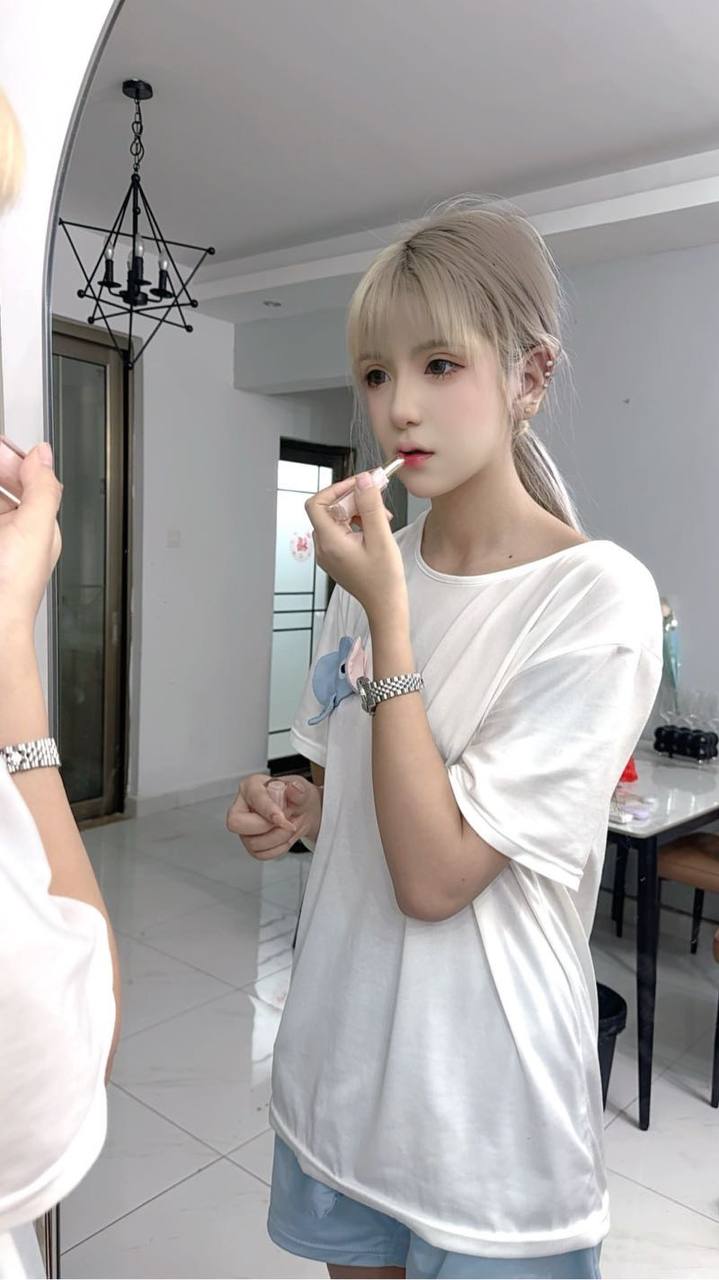 深圳07年混血“小迪”首秀：175cm原装C杯的18岁成人礼，刚下水的顶级“初鲜”体验