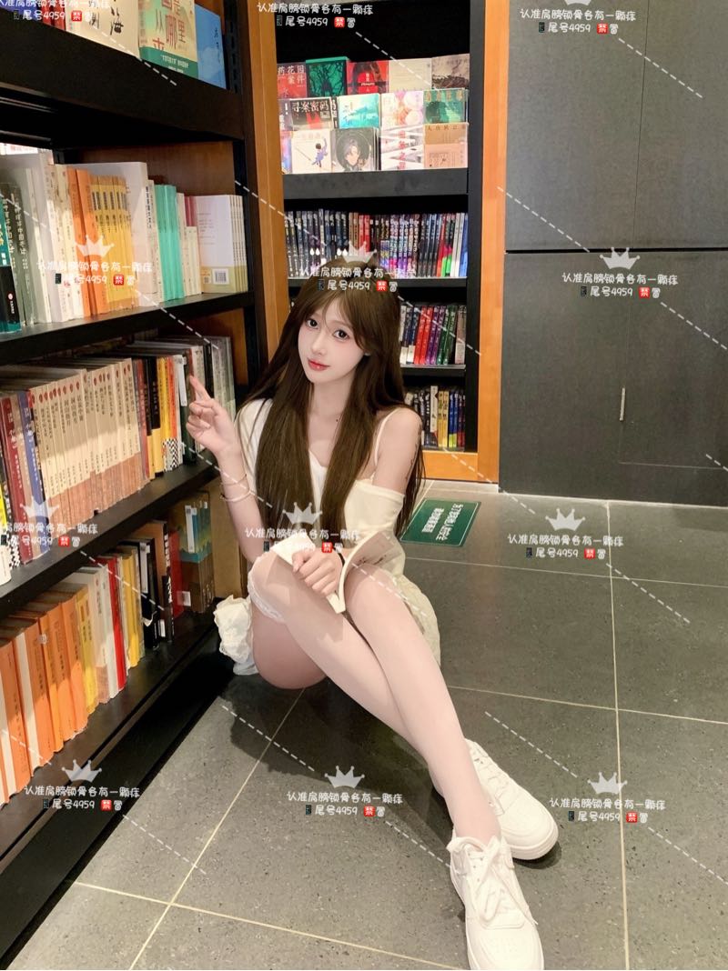 深圳南山05年艺术生“小纯”首秀，170cm天然C杯的顶级反差私享